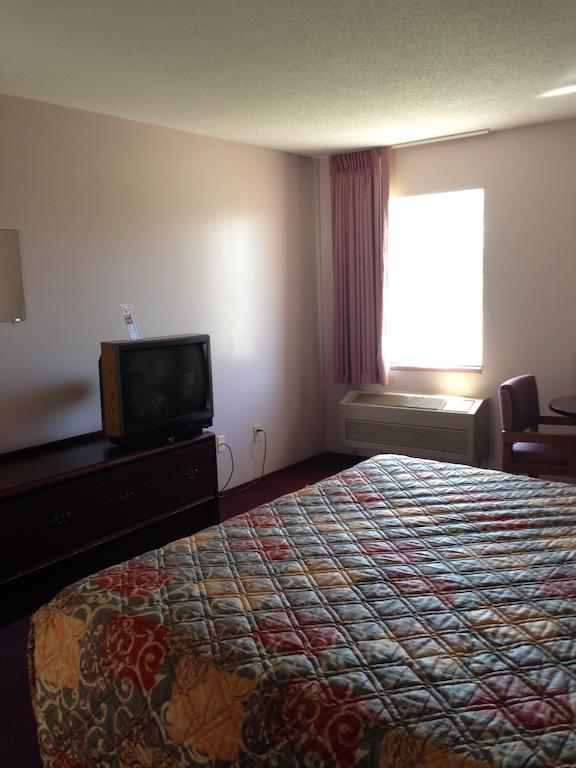 David Crockett Motel Lawrenceburg Room photo