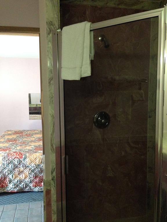 David Crockett Motel Lawrenceburg Room photo