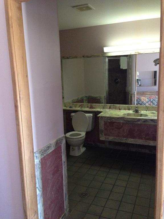 David Crockett Motel Lawrenceburg Room photo