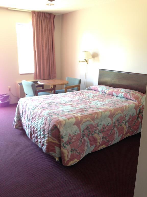 David Crockett Motel Lawrenceburg Room photo